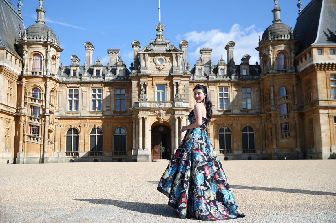 Wendy yu wears bespoke desinger dress
