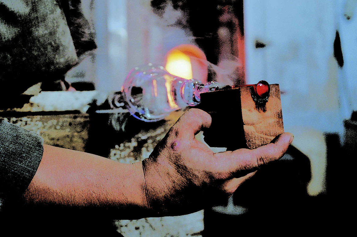 stem forming using wooden mould in moser glass workshop