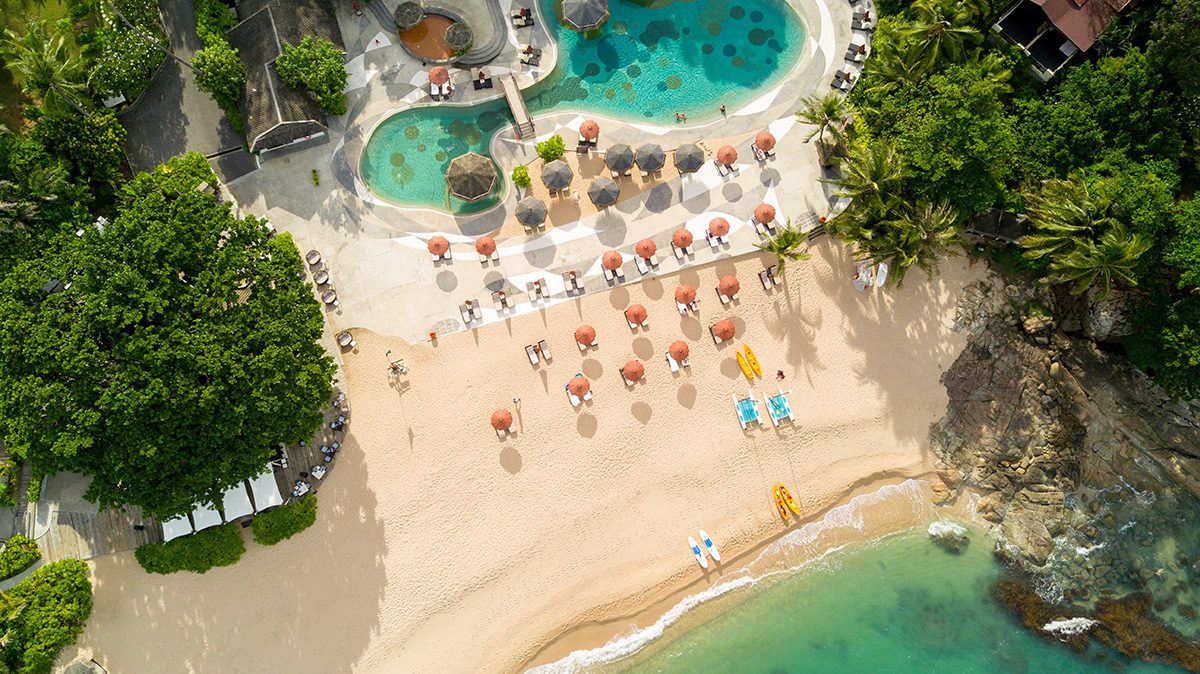 Luxurious beach swimming pool