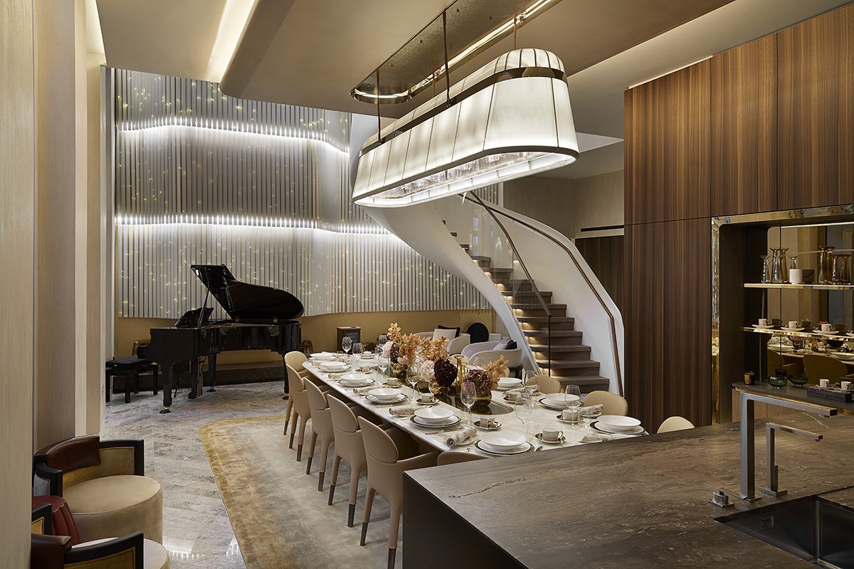 Grand dining room with piano