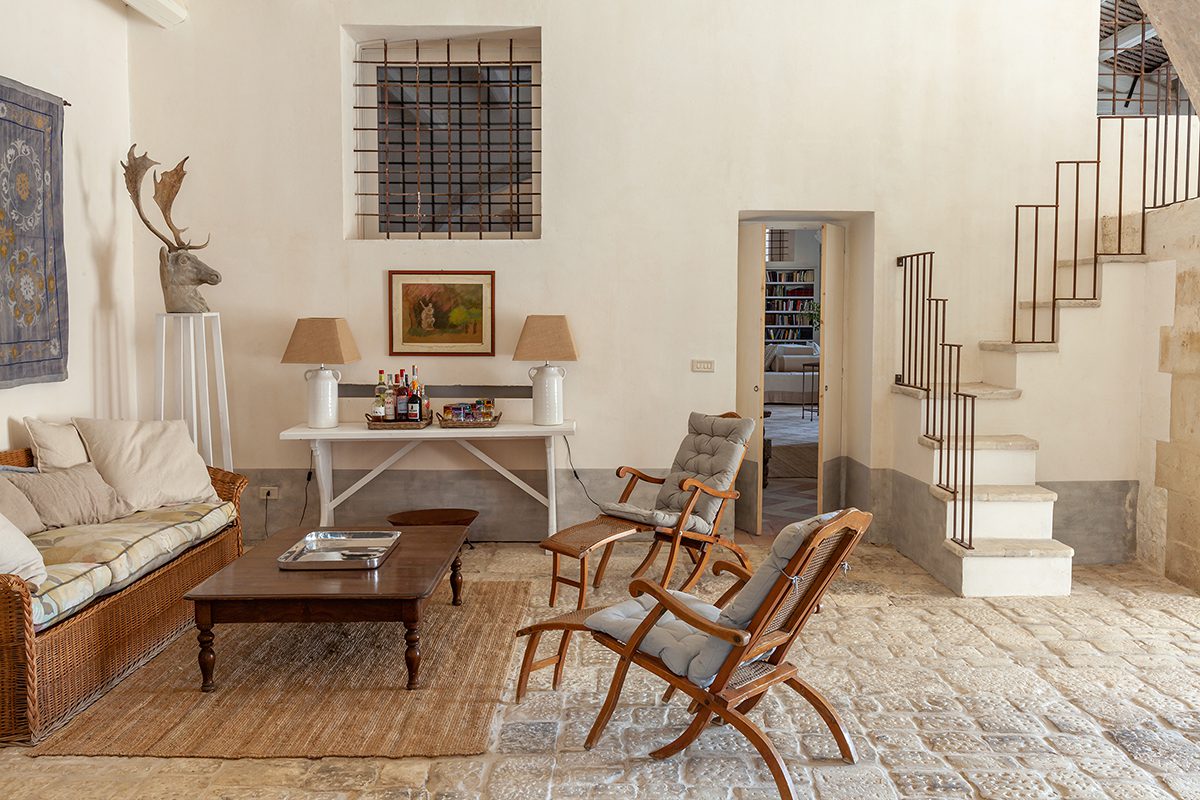 Antique furnished living room
