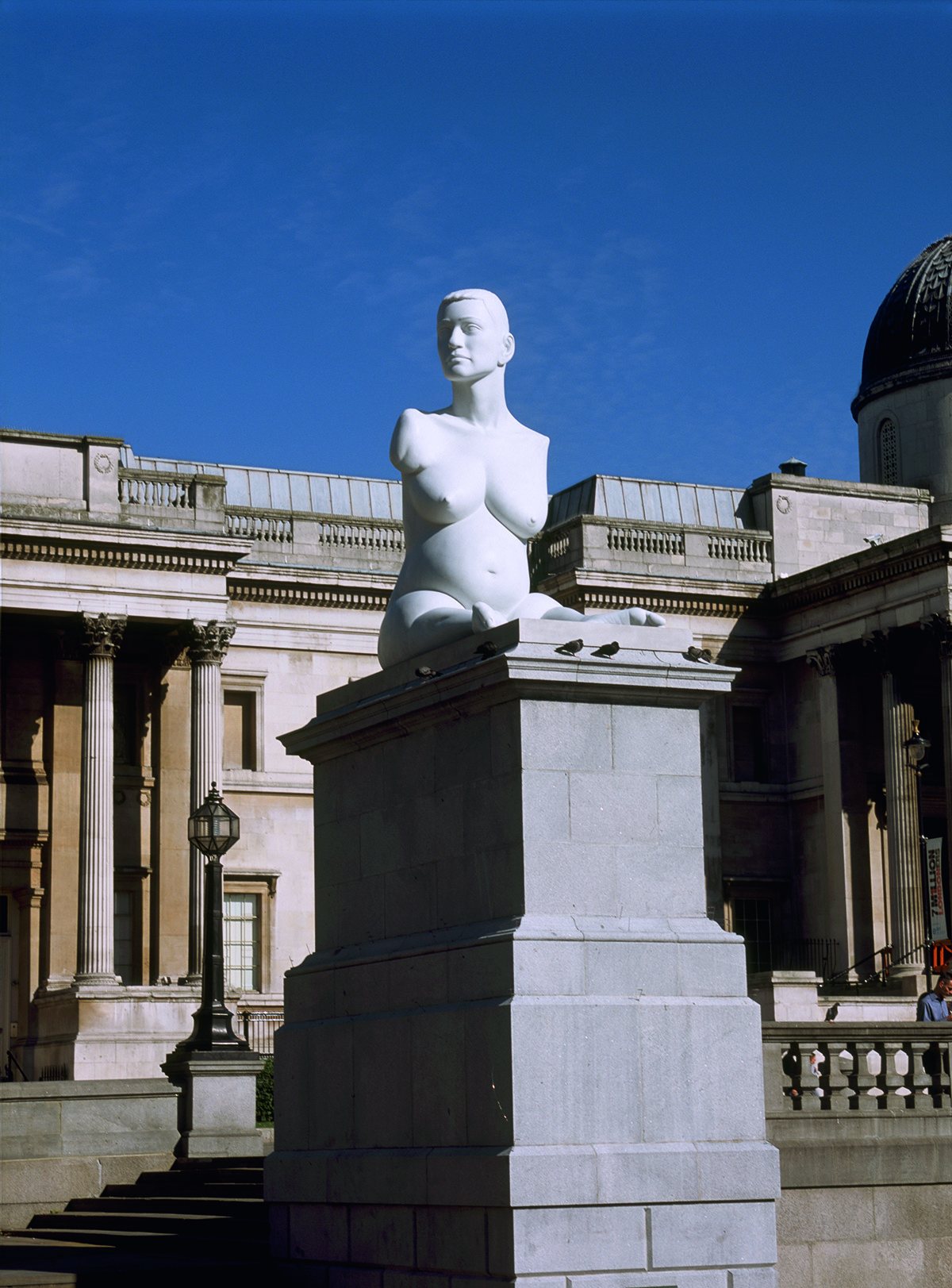 sculpture of a pregnant woman
