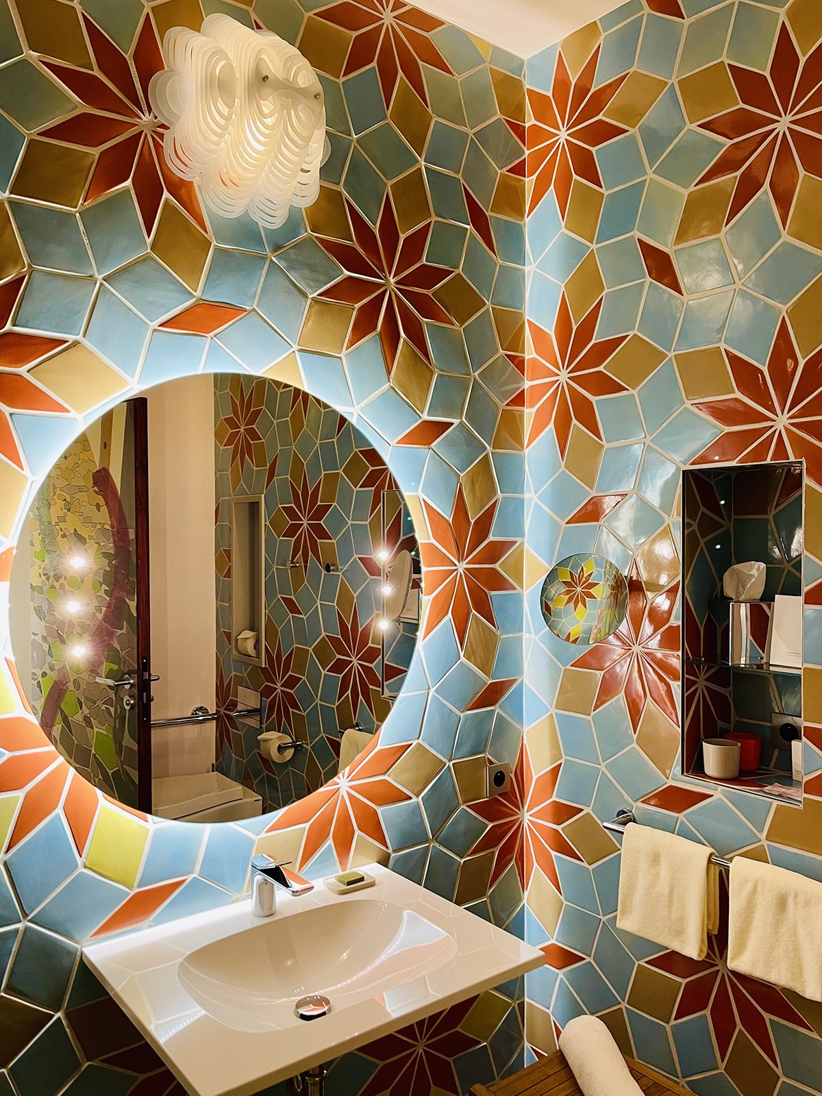 ceramic tiles in bathroom
