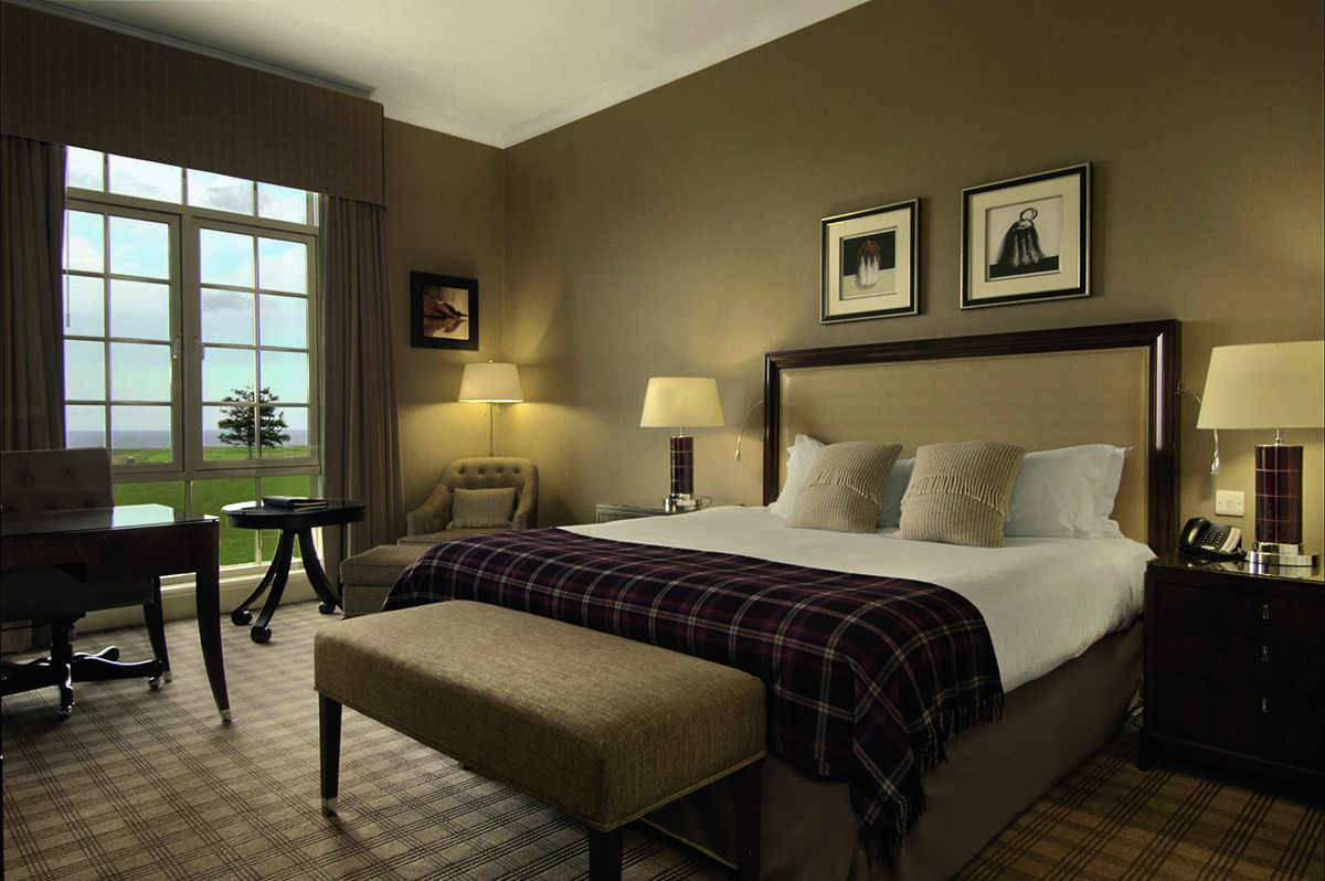 Hotel suite