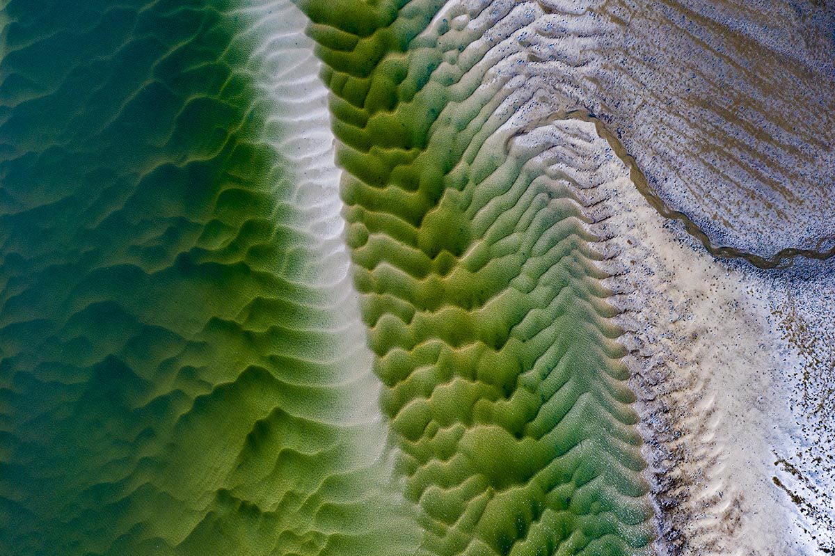 green and grey waves