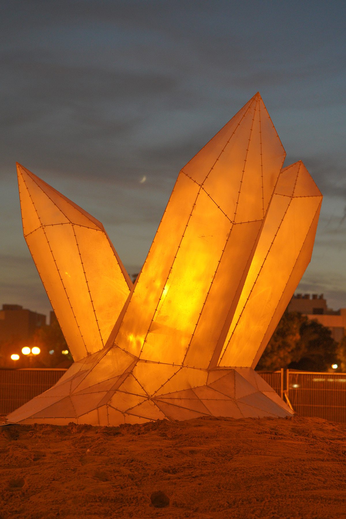 yellow glowing giant crystals outside