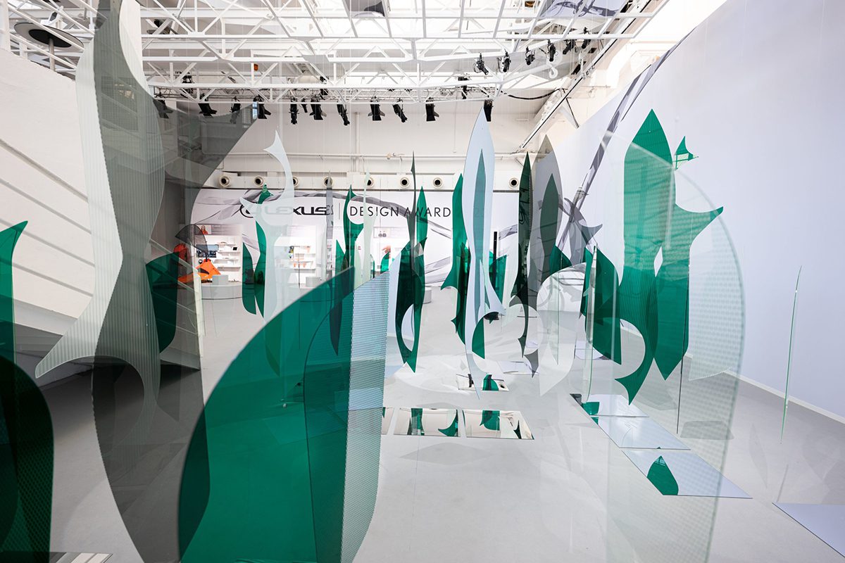 Green and white glass sheets in a room